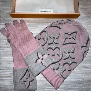 LOUIS VUITTON Monogram giant pop pink Hat beannie and gloves